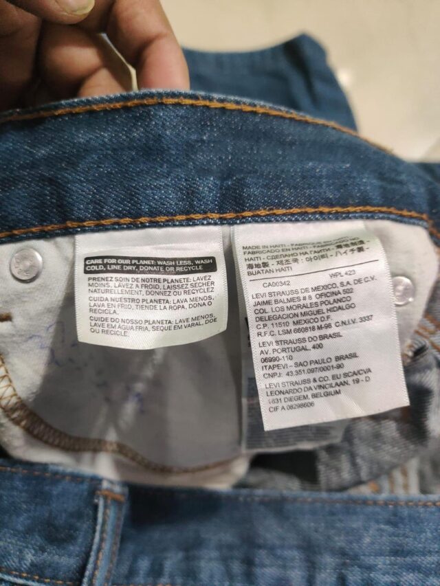 Authentic Levis jeans - Image 4