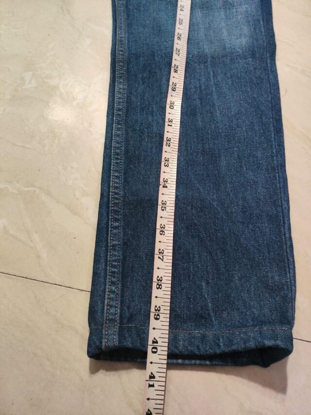 Authentic Levis jeans - Image 3