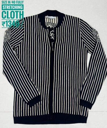 Authentic versace zipper
Size m/40
Fully stretching cloth
₹1349-/