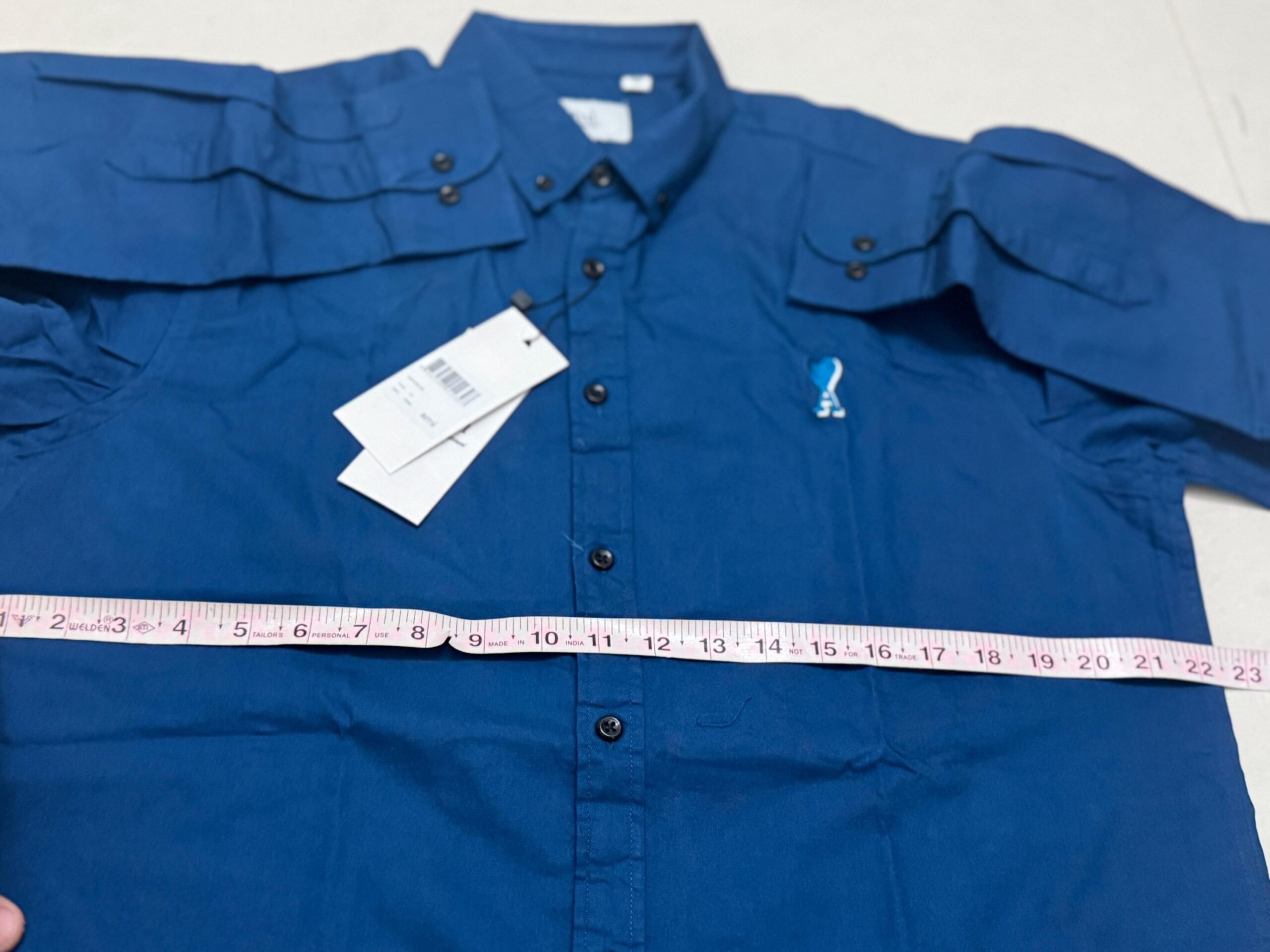 Authentic ami paris
Size xl /44
Mrp 16,999-/
Deal price ₹1099-/ - Image 5