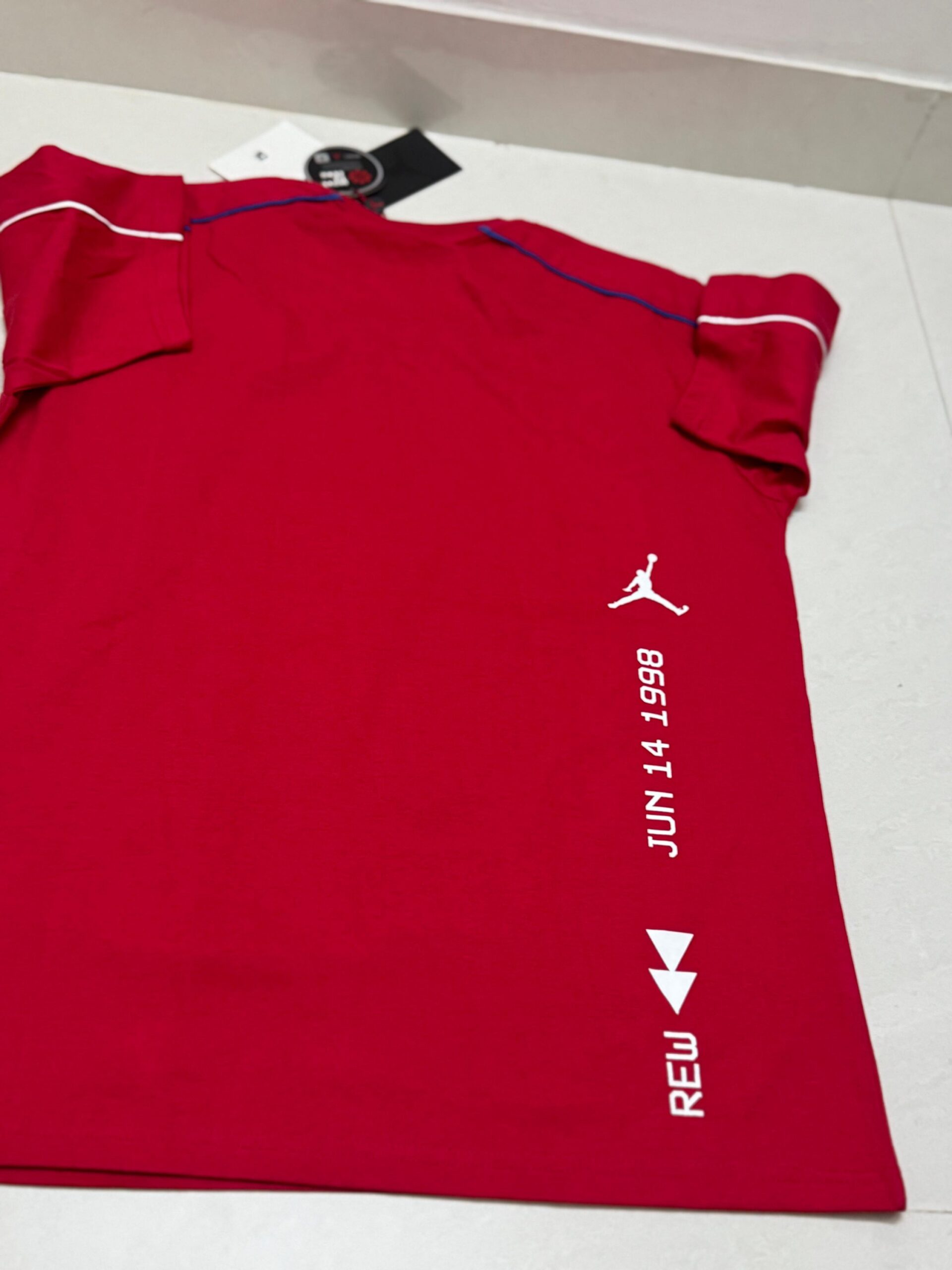 Authentic Nike
Size m/40
₹499-/ - Image 5