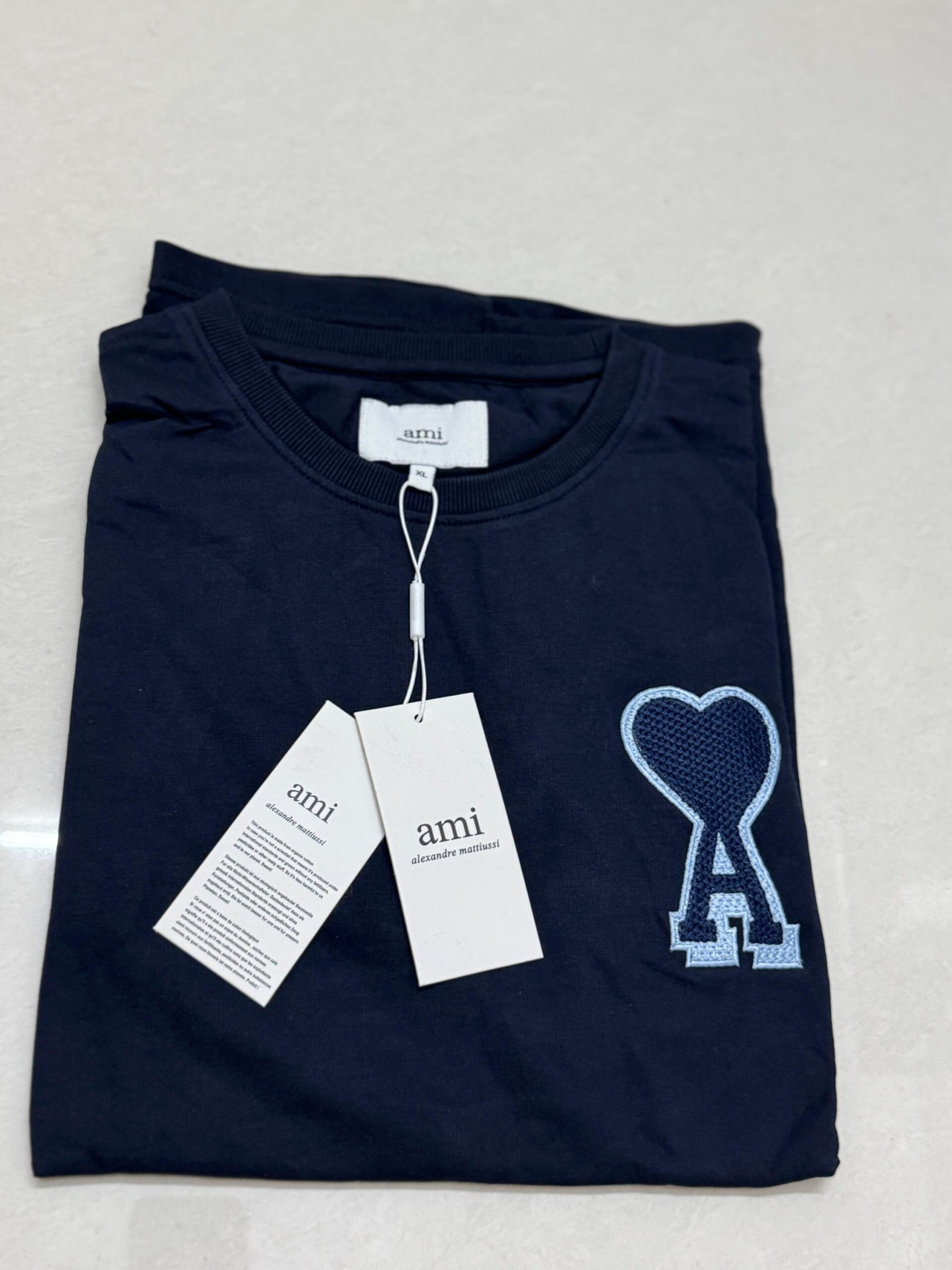 Authentic Ami Paris
Size s/40
₹499-/ - Image 5