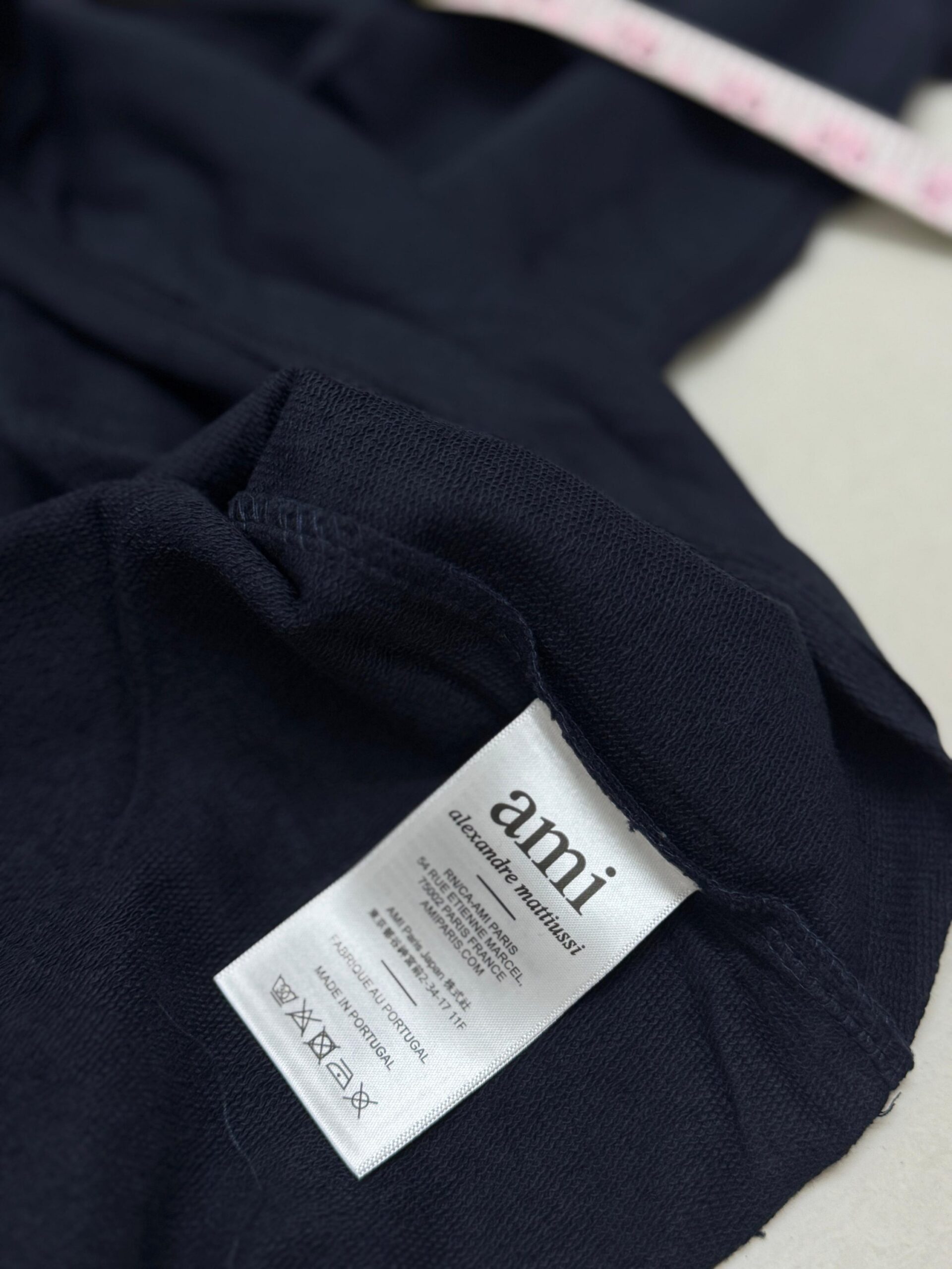 Authentic Ami Paris shorts
Size xL (waist 34-36)
( made in Portugal)
₹499-/ - Image 3