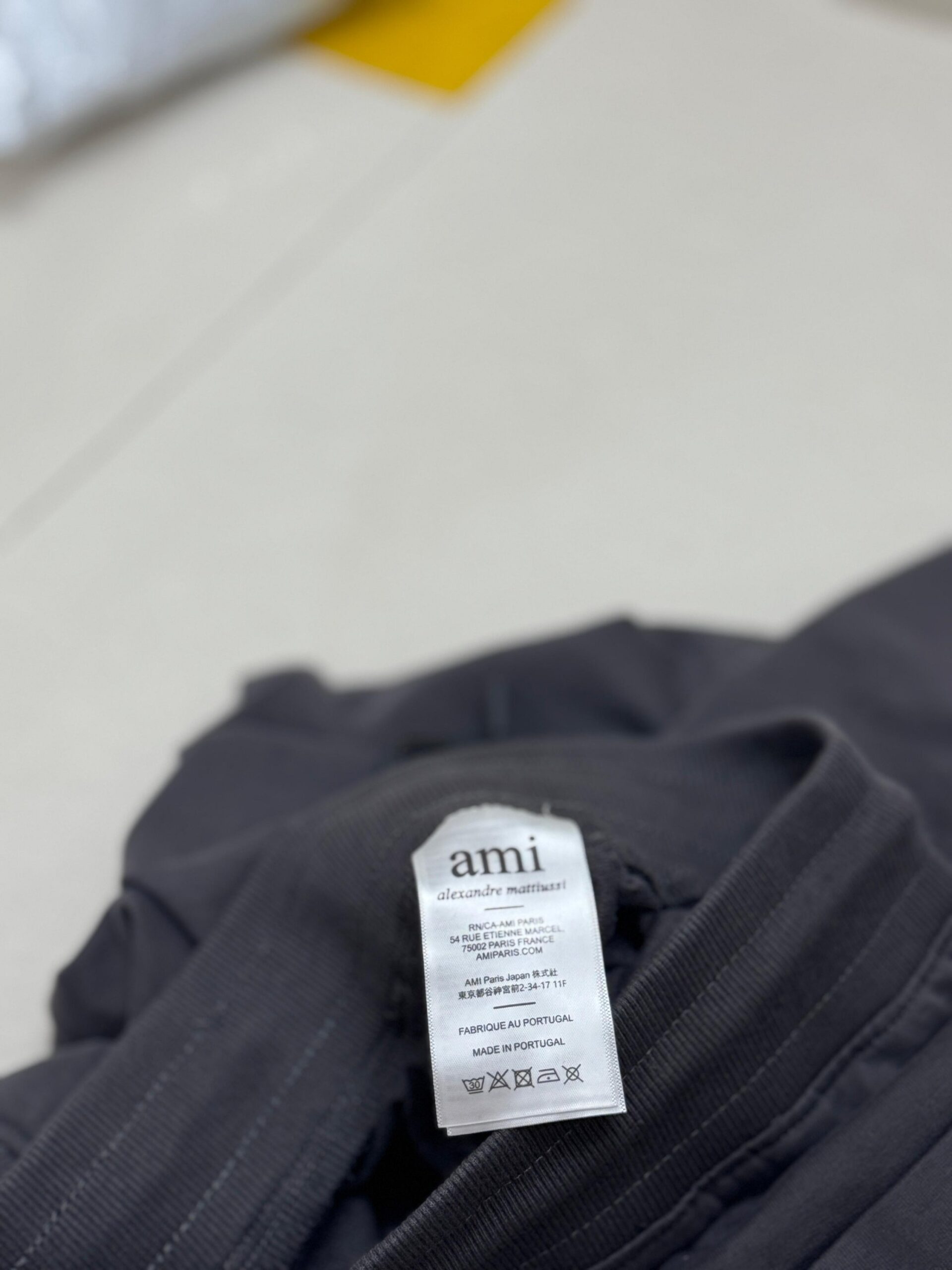 Authentic Ami Paris shorts
Size xl / waist (36-38)
( made in Portugal)
₹499-/ - Image 2