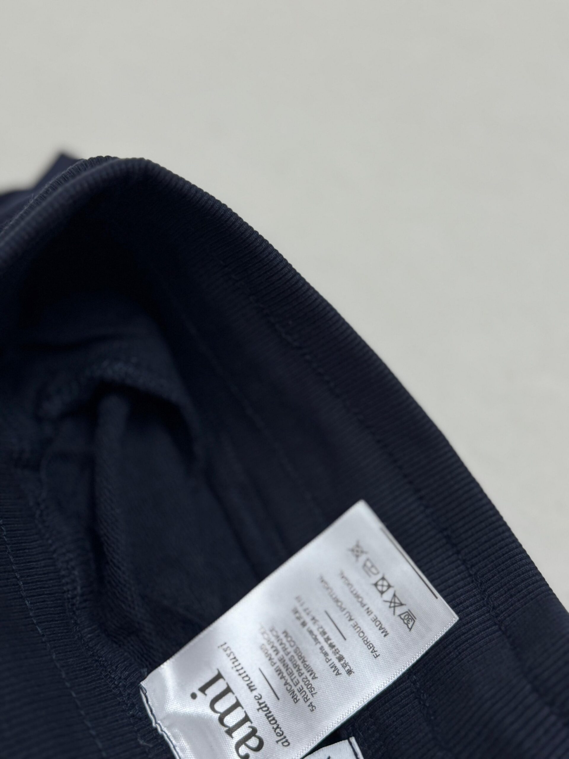 Authentic Ami Paris shorts
Size xL (waist 34-36)
( made in Portugal)
₹499-/ - Image 2