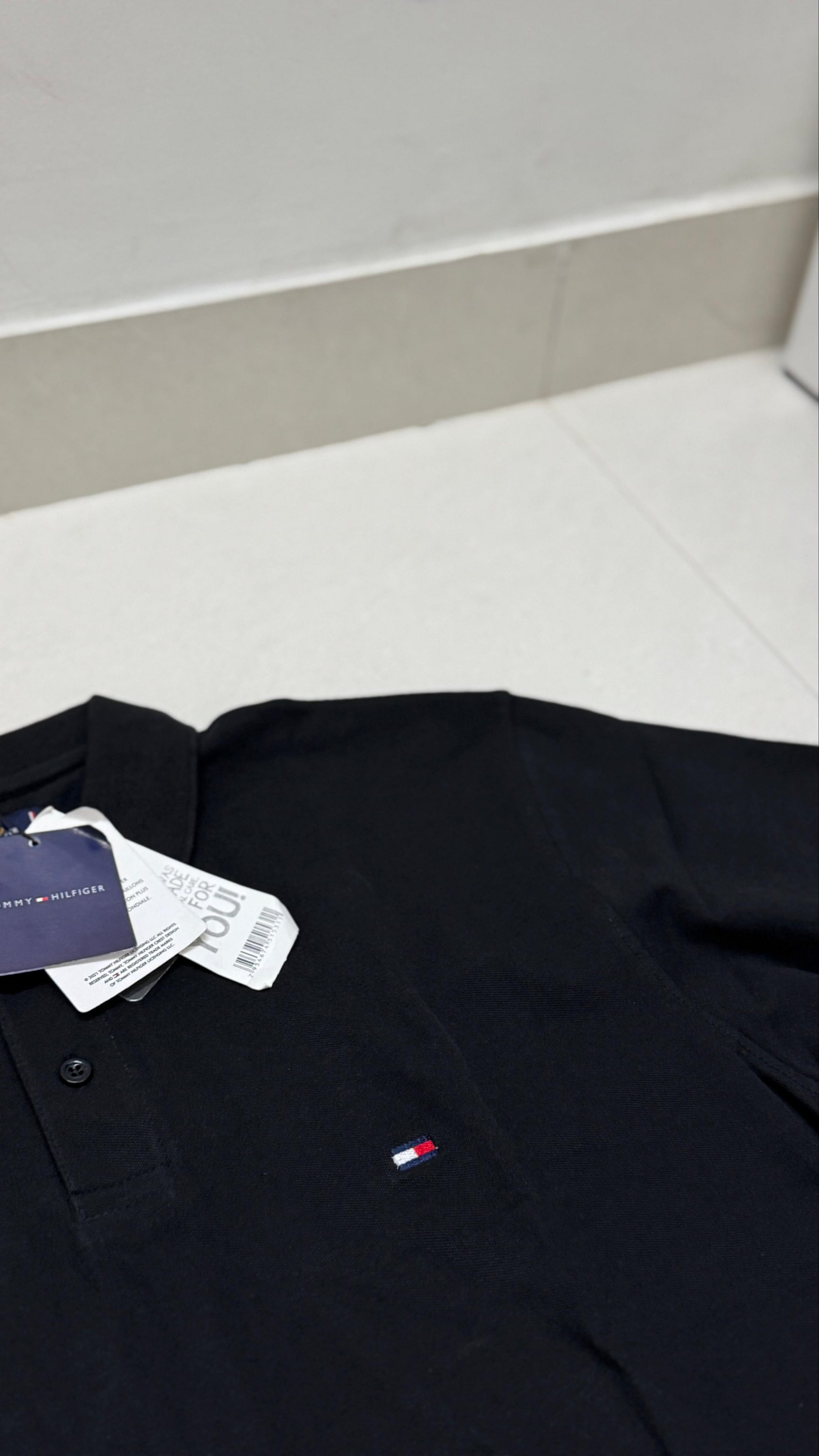 Authentic Tommy Hilfiger
Size L/42
₹699-/ - Image 2