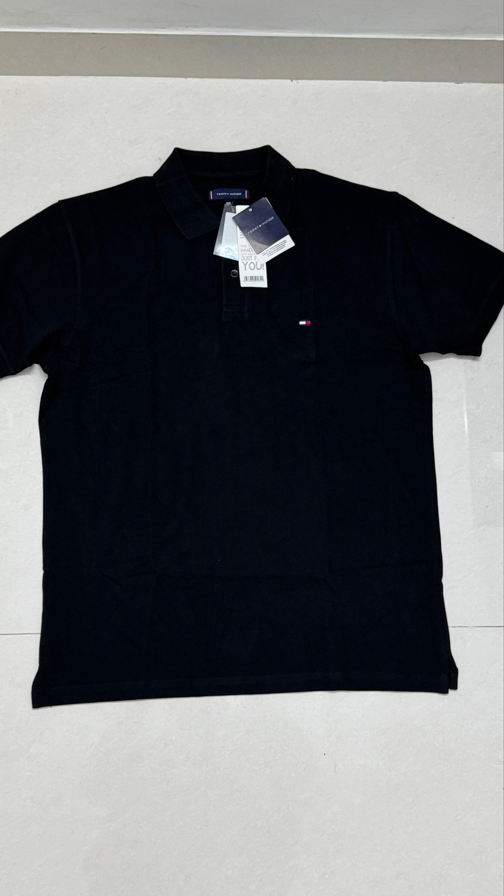 Authentic Tommy Hilfiger
Size xl /44
₹699-/
