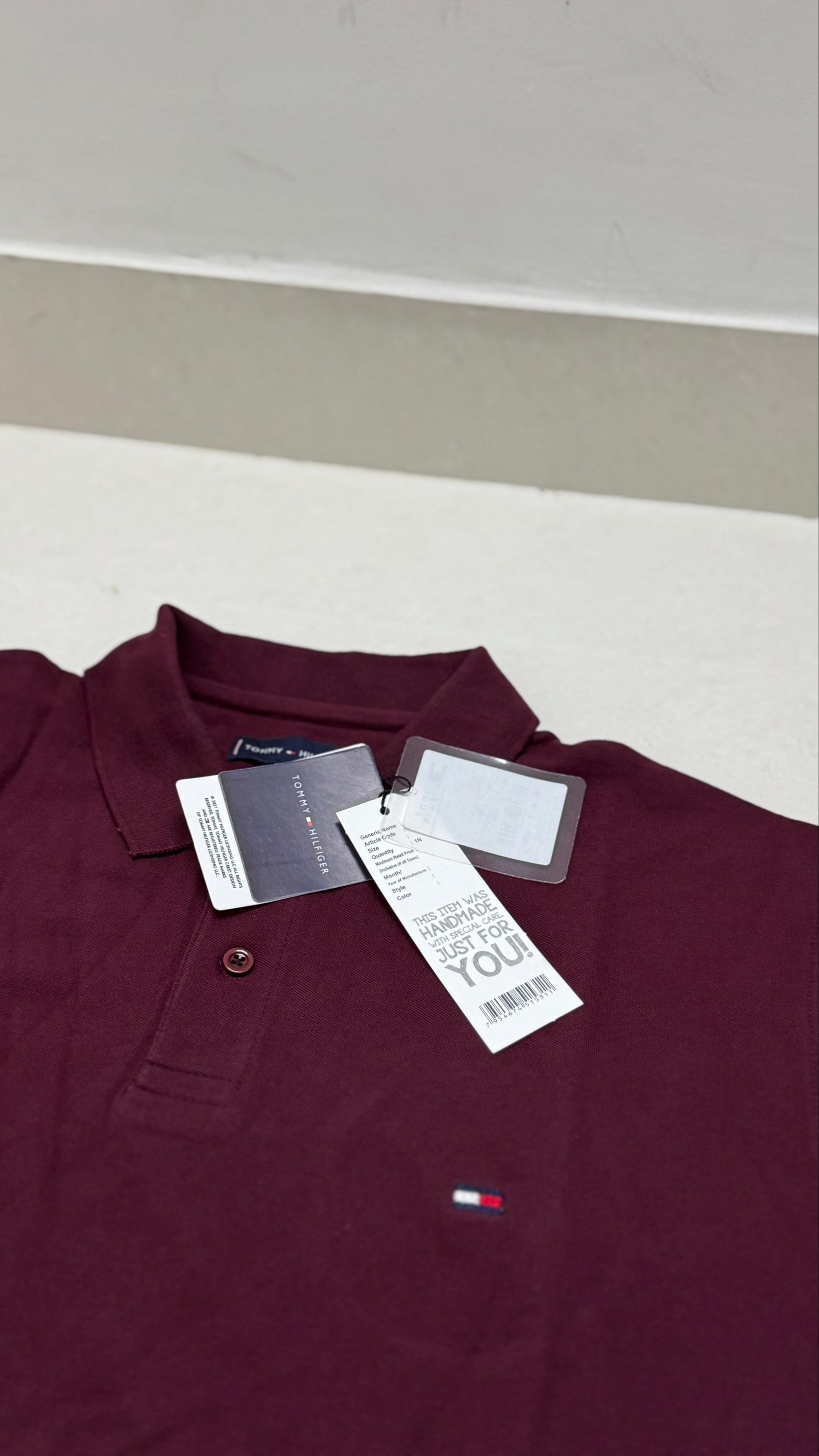 Authentic Tommy Hilfiger
Size L/42
₹699-/ - Image 2