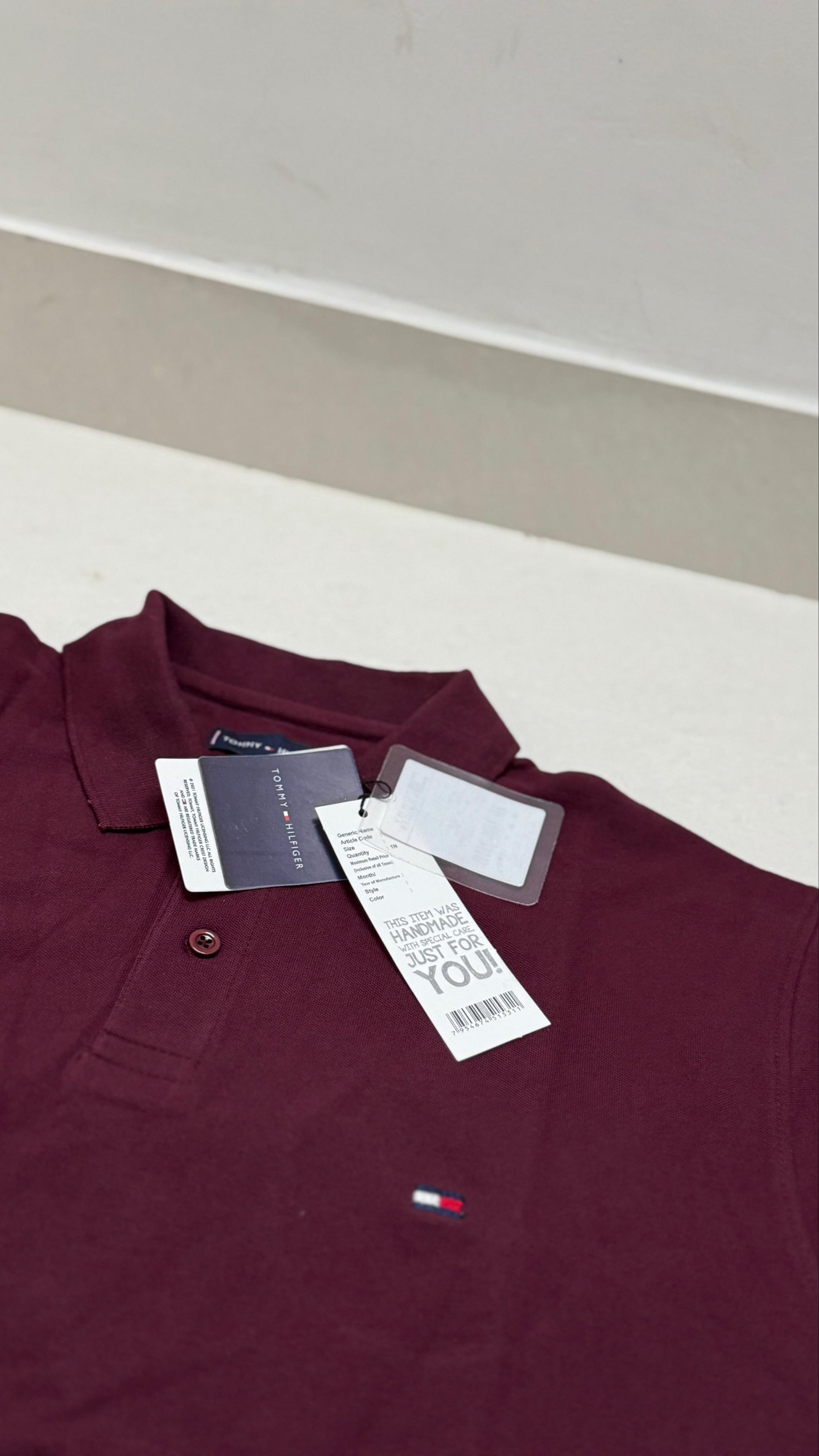 Authentic Tommy Hilfiger
Size L/42
₹699-/ - Image 3