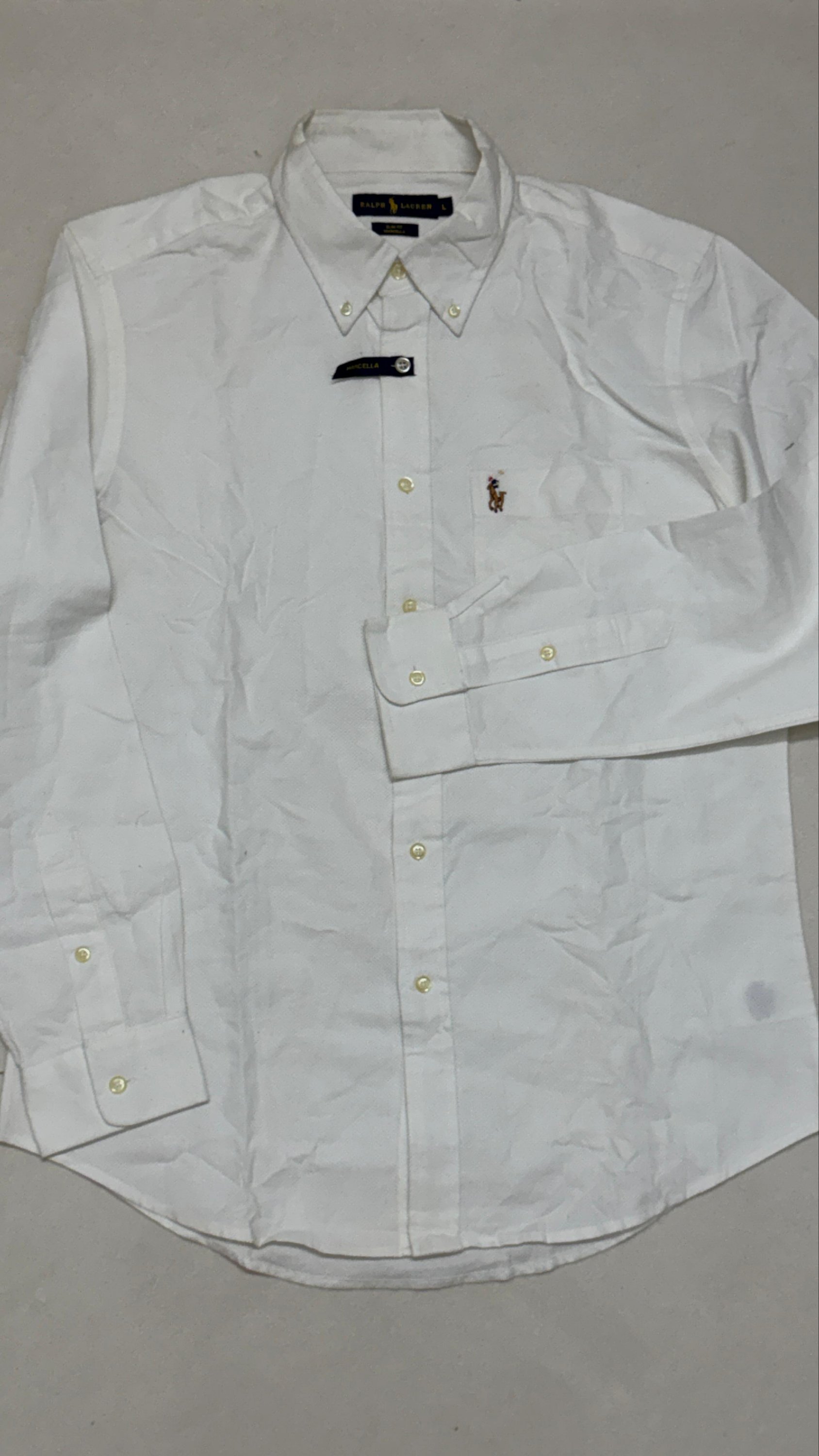 Authentic Ralph lauren
Size L/42
₹999-/
