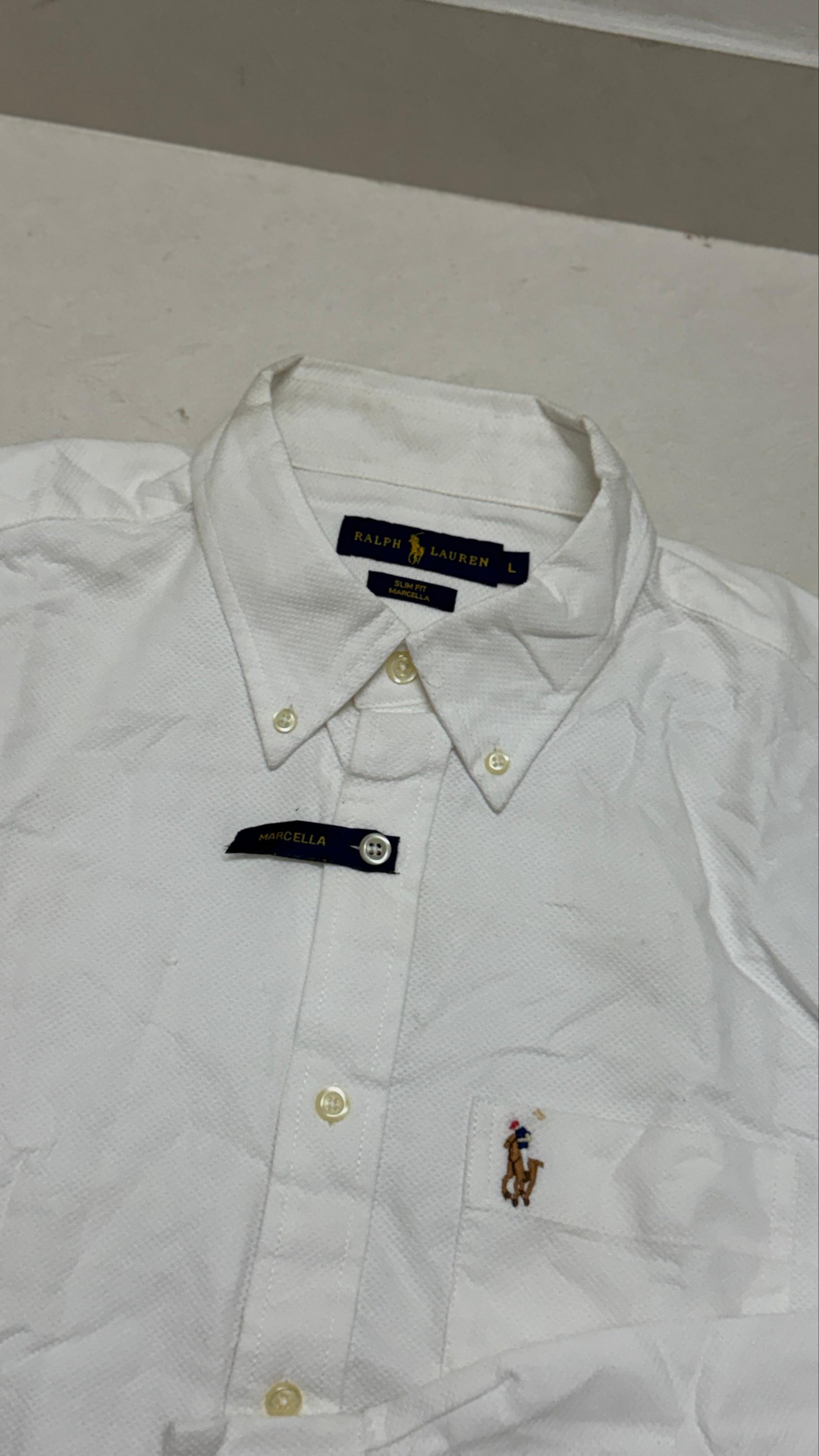Authentic Ralph lauren
Size L/42
₹999-/ - Image 4