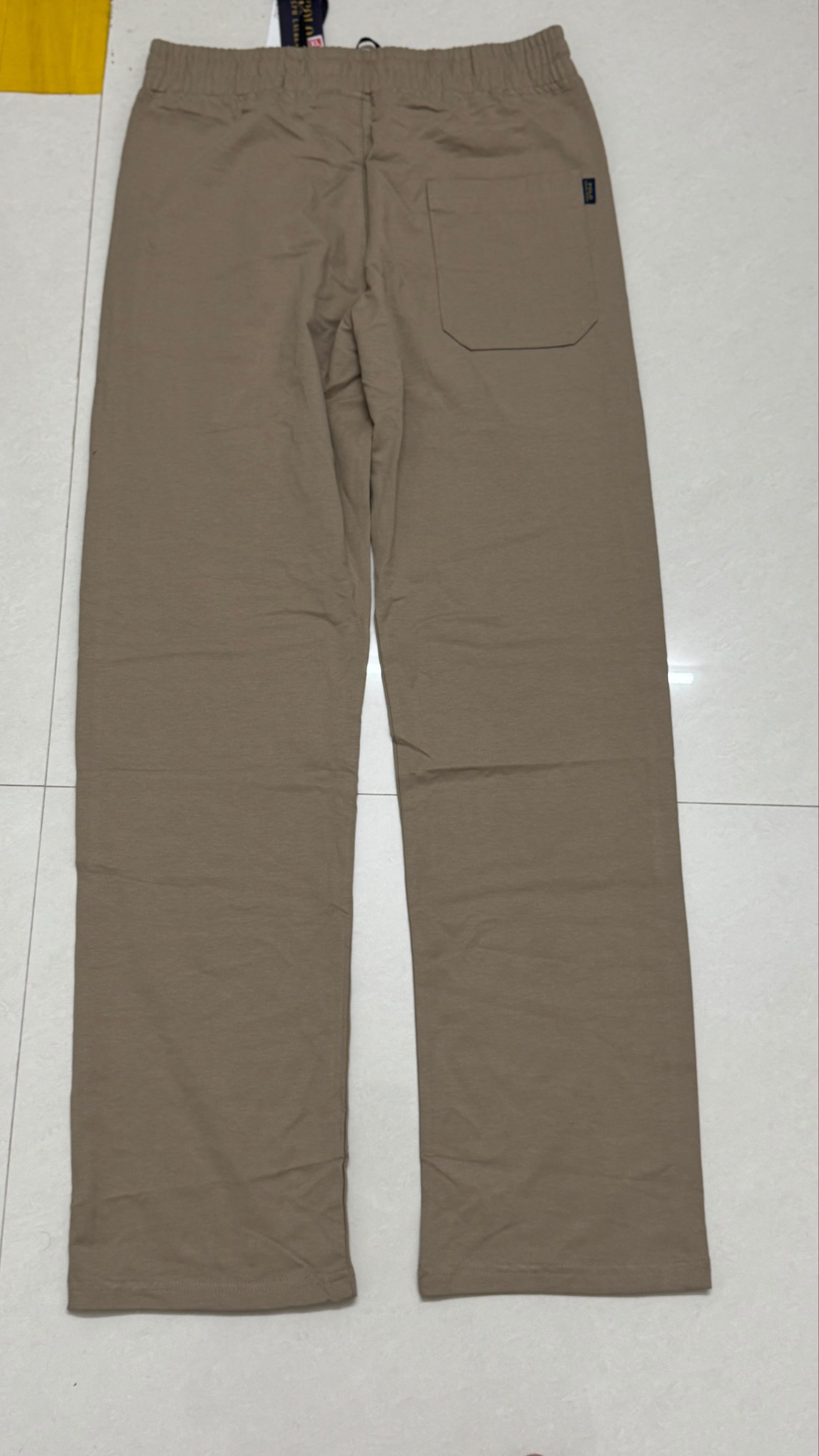 Authentic Ralph lauren lower
Size xl fits 34 easily
Zip pockets
Straight fit cotton fabric
₹1199-/ - Image 3