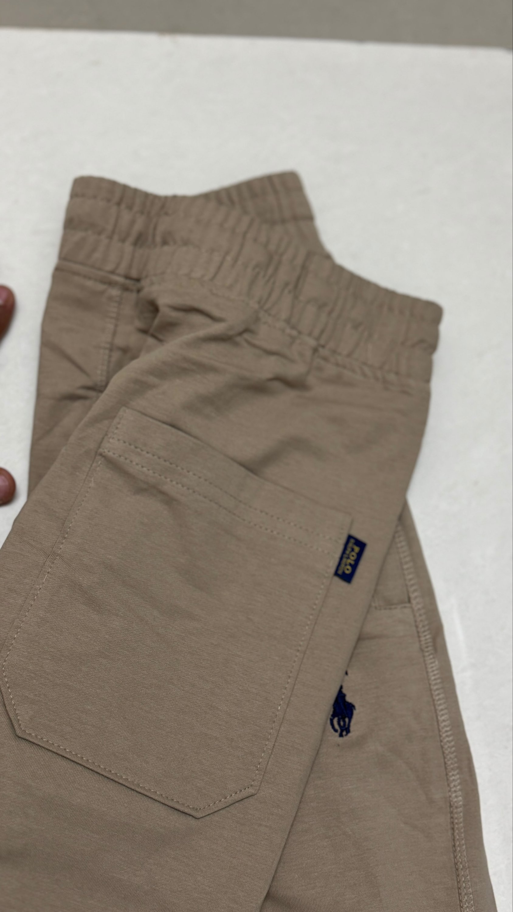 Authentic Ralph lauren lower
Size xl fits 34 easily
Zip pockets
Straight fit cotton fabric
₹1199-/ - Image 4