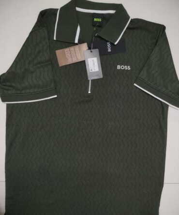 Hugo boss t shirt
Chest 40
Soft stretching fabric 
₹599-/