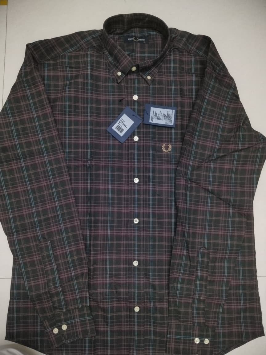 Fred Perry
Oxford fabric
Size xL/44
₹799-/