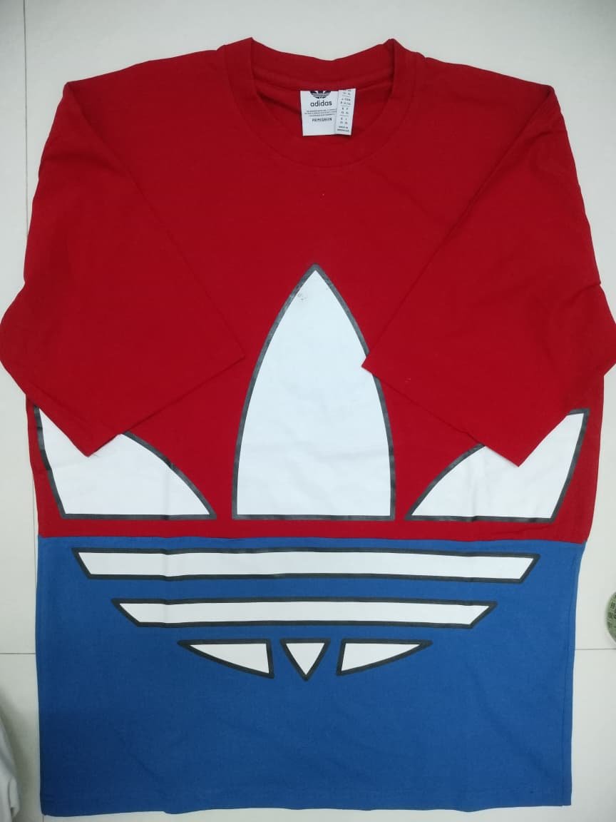 Adidas t shirt
Size xl /44
₹699-/