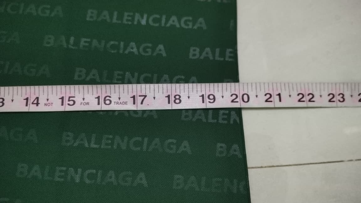 Balenciaga t shirt
Size m/40
₹699-/ - Image 4