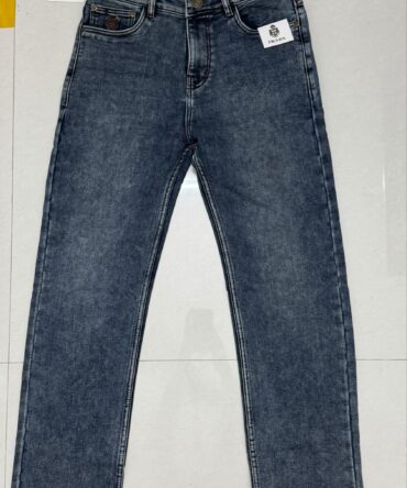 Prada jeans
Size 34
Straight fit - stretching fabric
₹1099-: