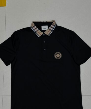 Burberry t shirt
Stichless fabric 
Size m/40
₹1099-/