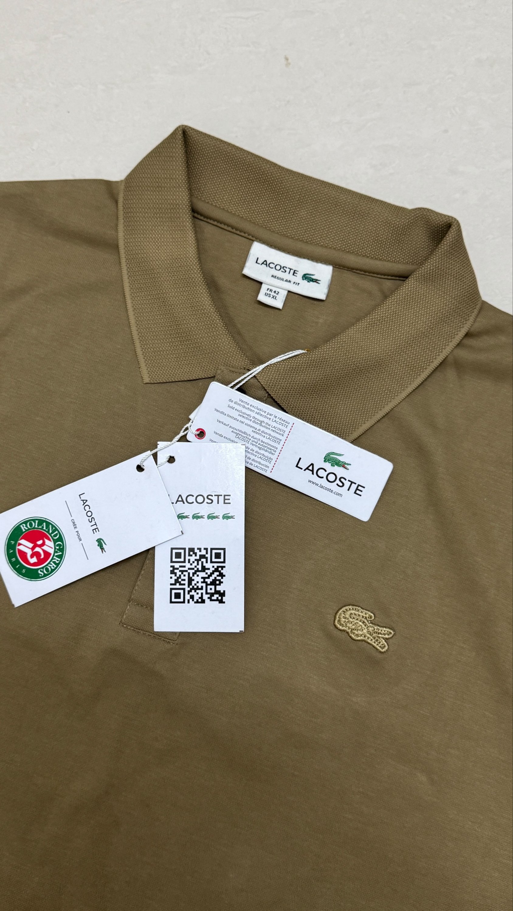 Lacoste t shirt
Size xl/42
₹899-/ - Image 4