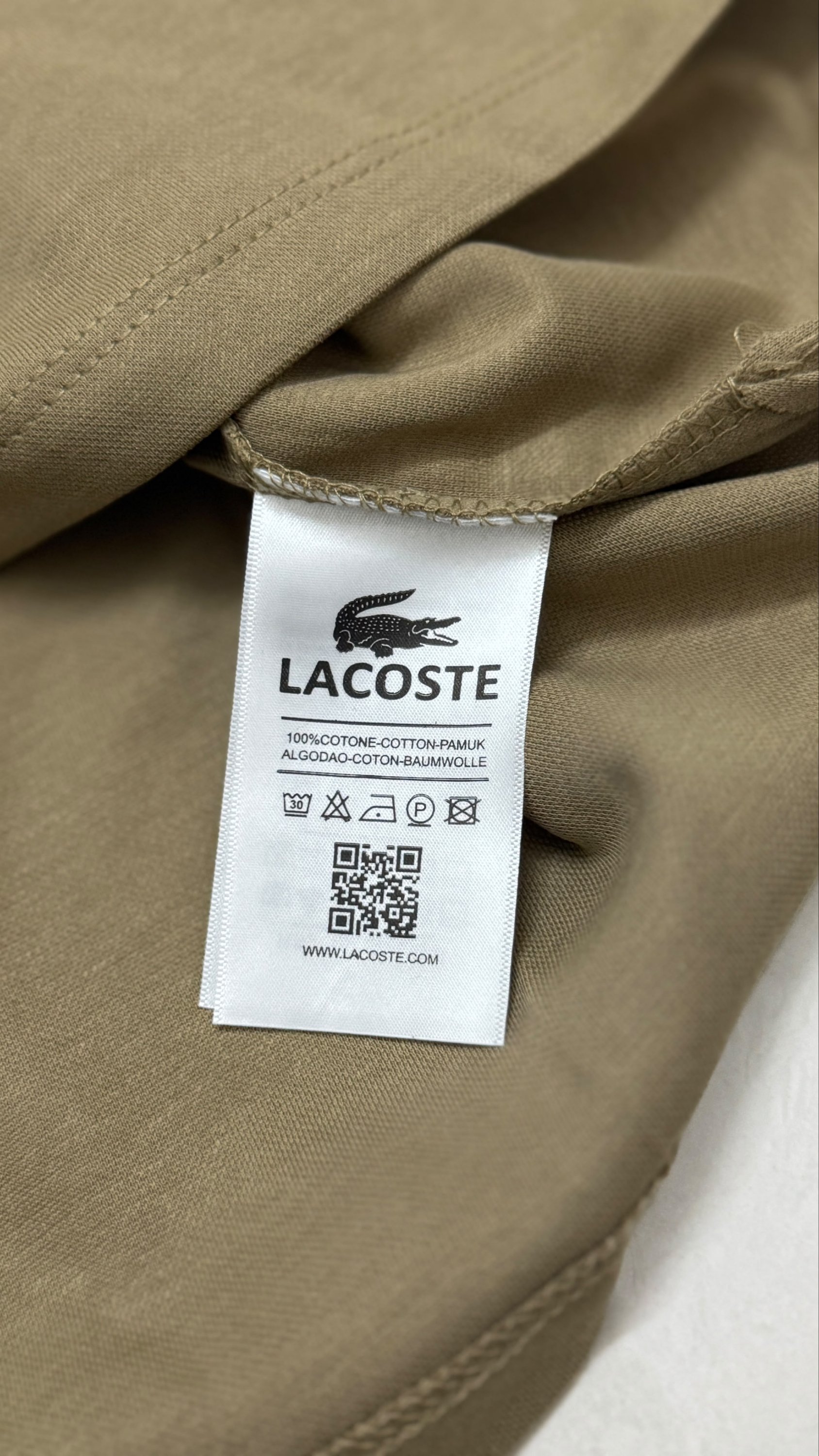 Lacoste t shirt
Size xl/42
₹899-/ - Image 2