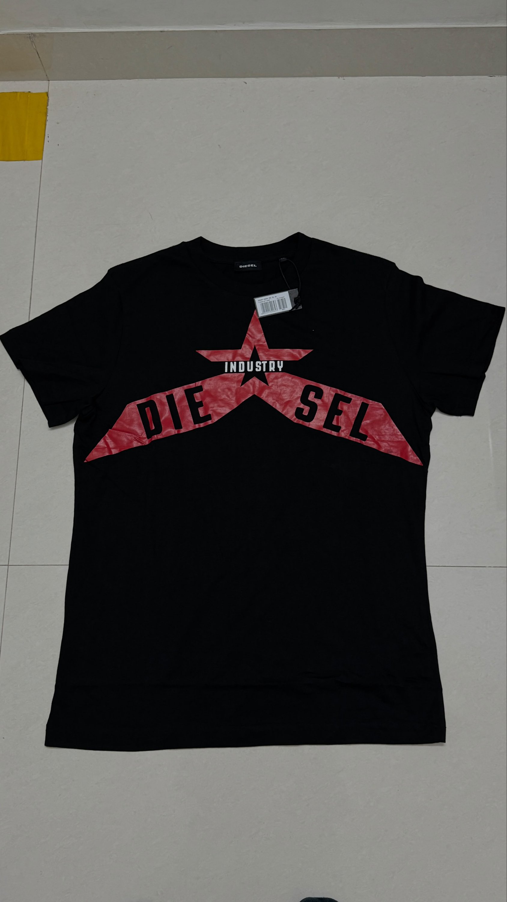 Diesel t shirt
Size m/40
₹749-/
