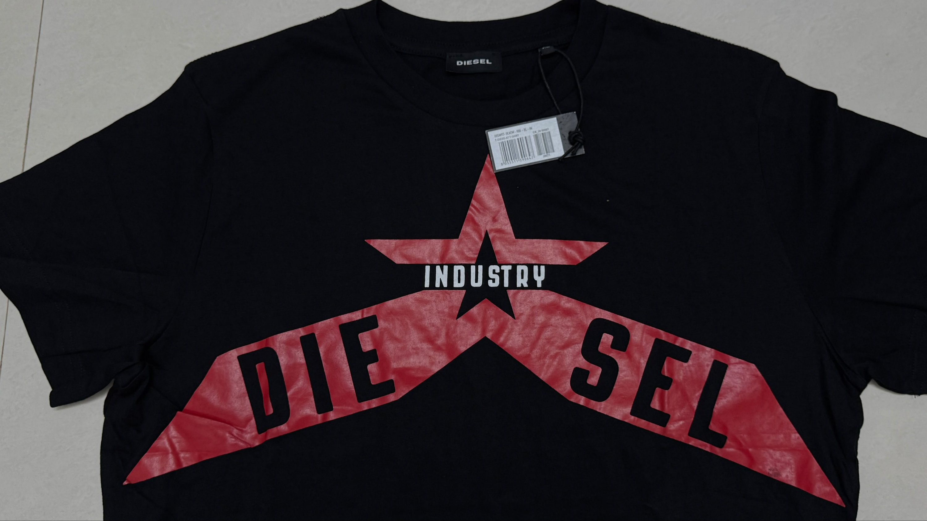 Diesel t shirt
Size m/40
₹749-/ - Image 2