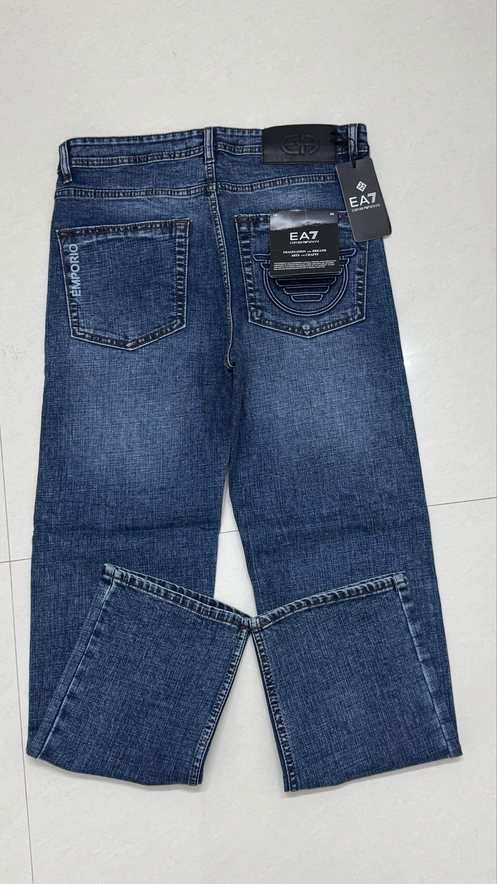 Emporio Armani jeans
Size 32
Straight fit
₹1299-/ - Image 5