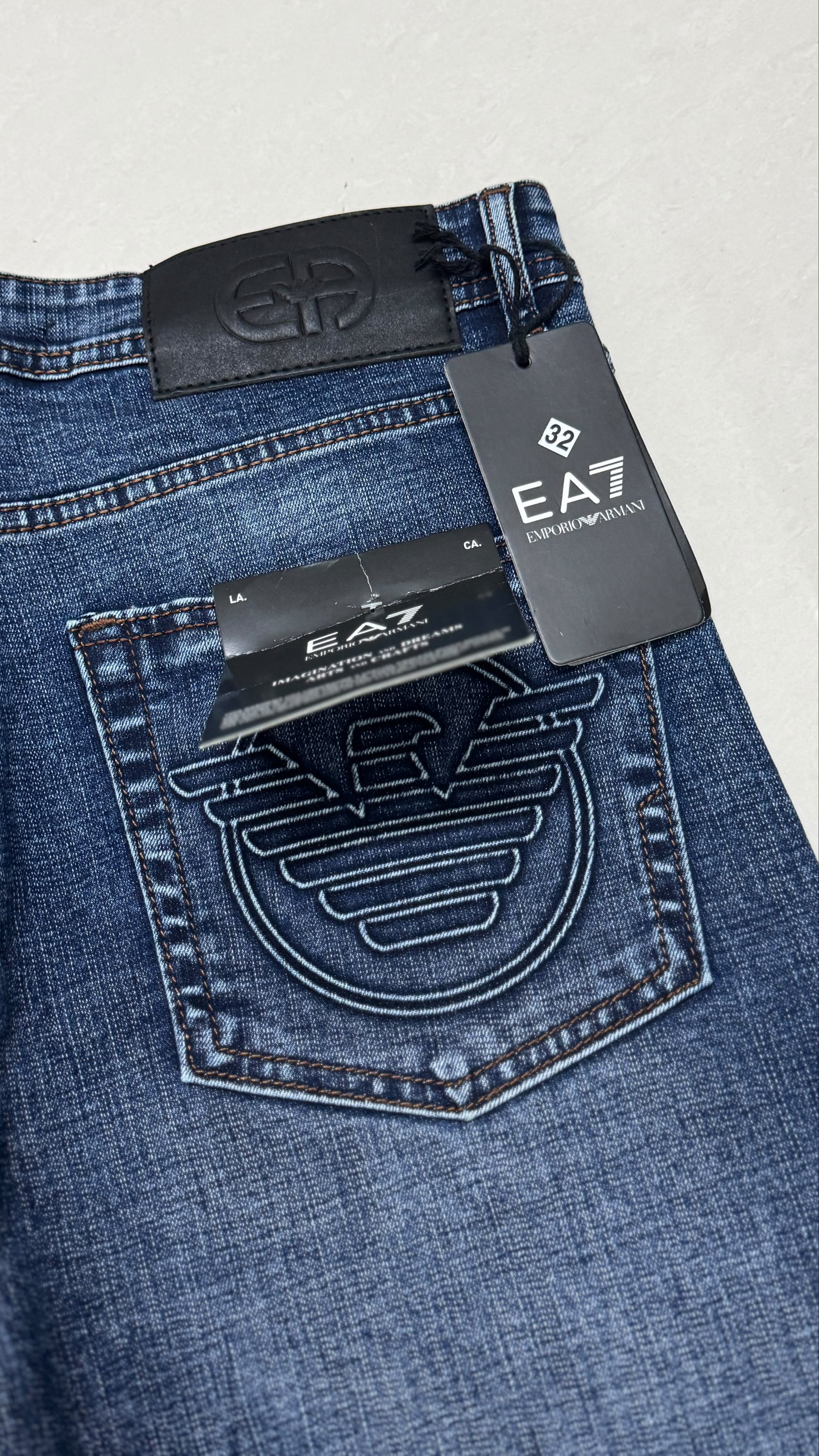 Emporio Armani jeans
Size 32
Straight fit
₹1299-/ - Image 4