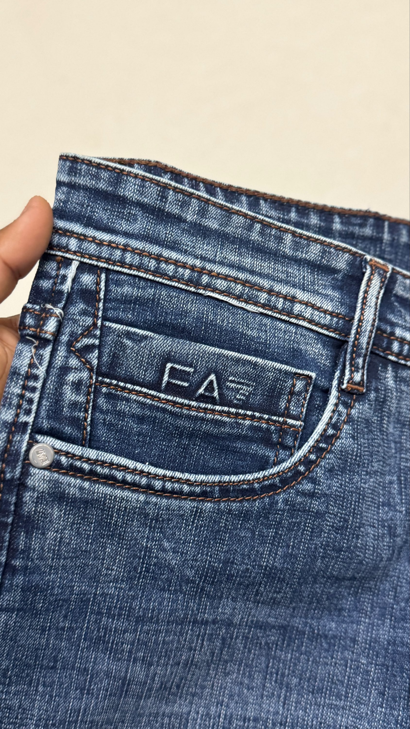 Emporio Armani jeans
Size 32
Straight fit
₹1299-/ - Image 6