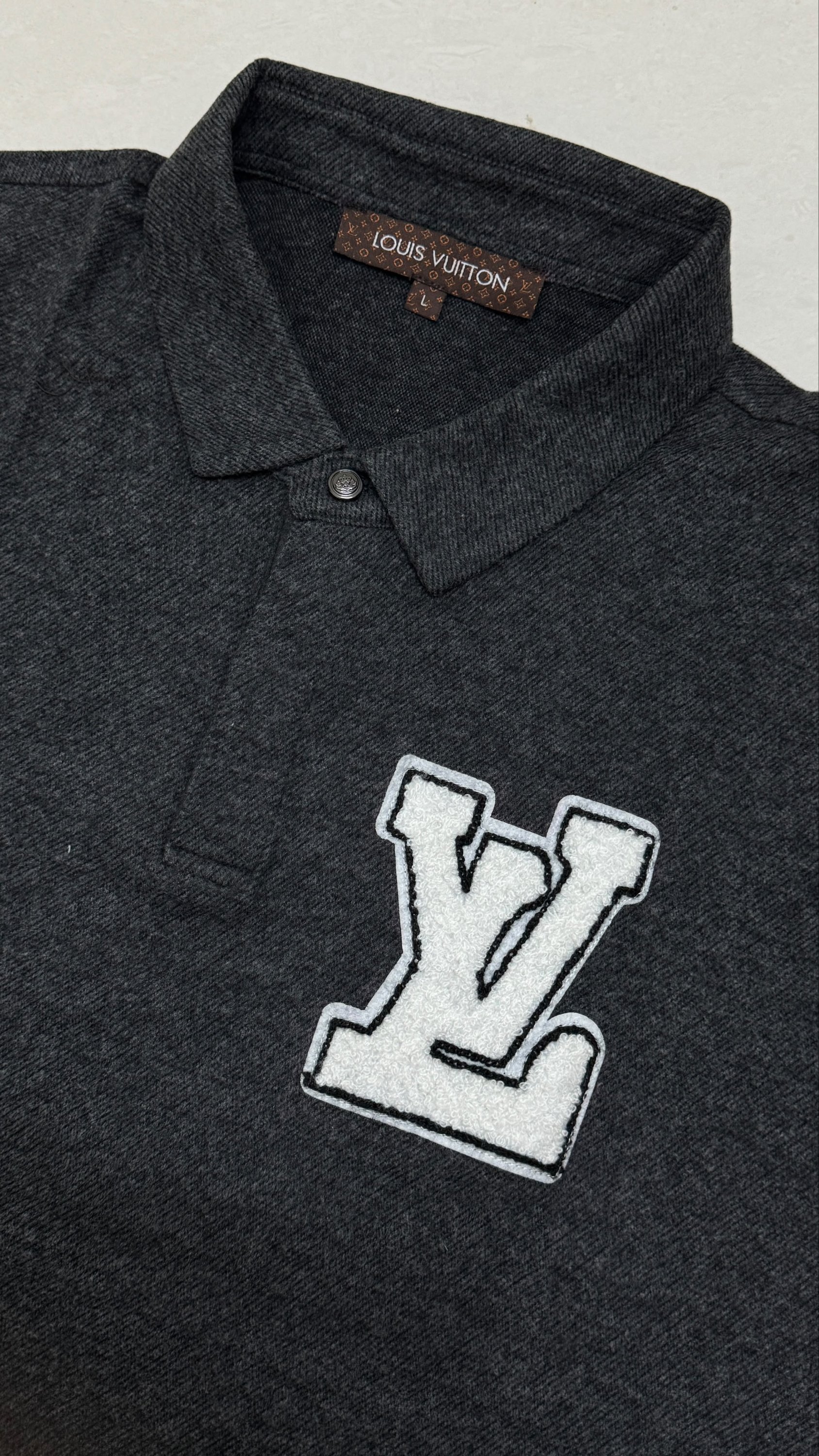 Louis Vuiton
Size xl /48
₹899-/ - Image 3