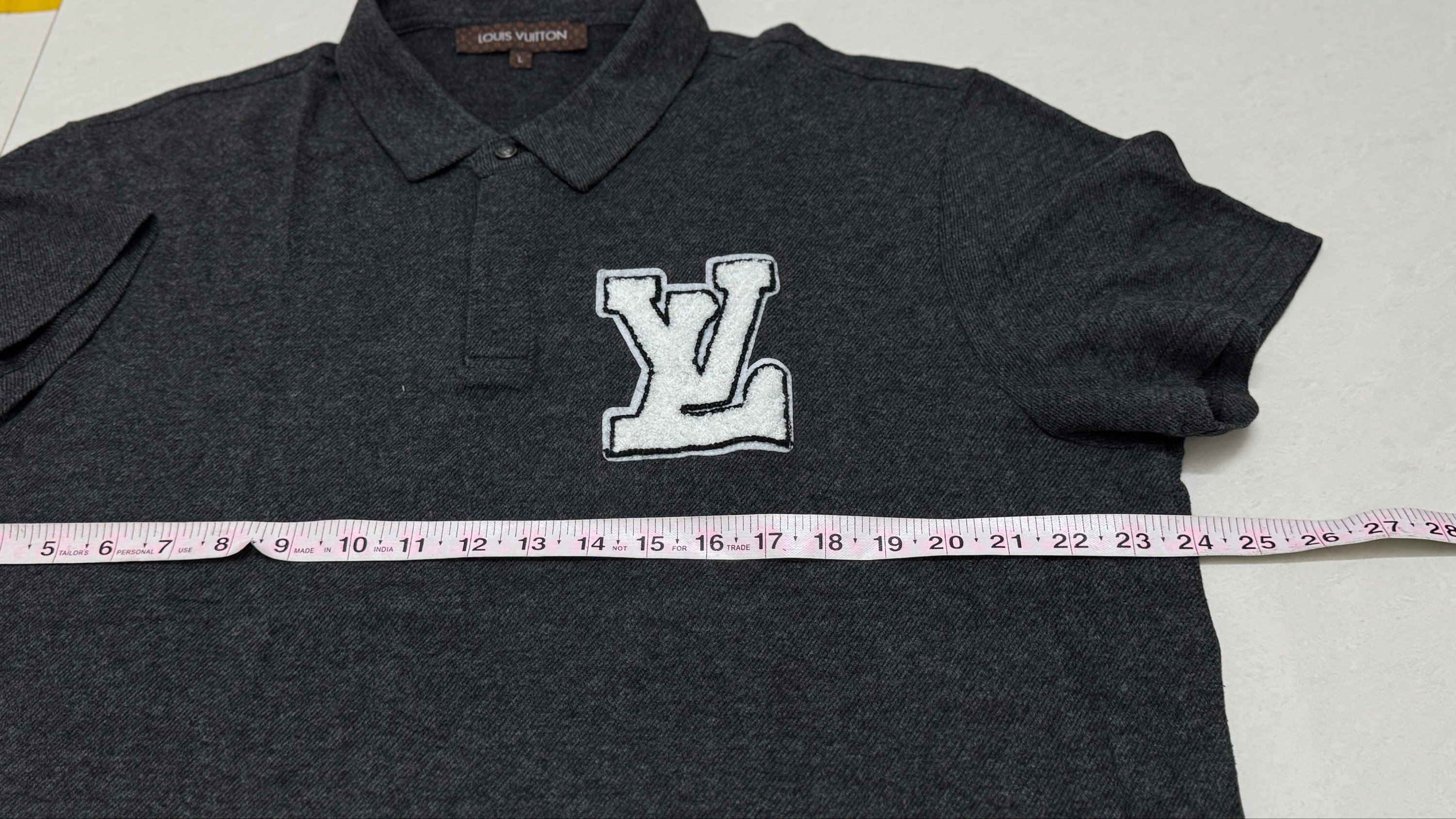 Louis Vuiton
Size xl /48
₹899-/ - Image 4