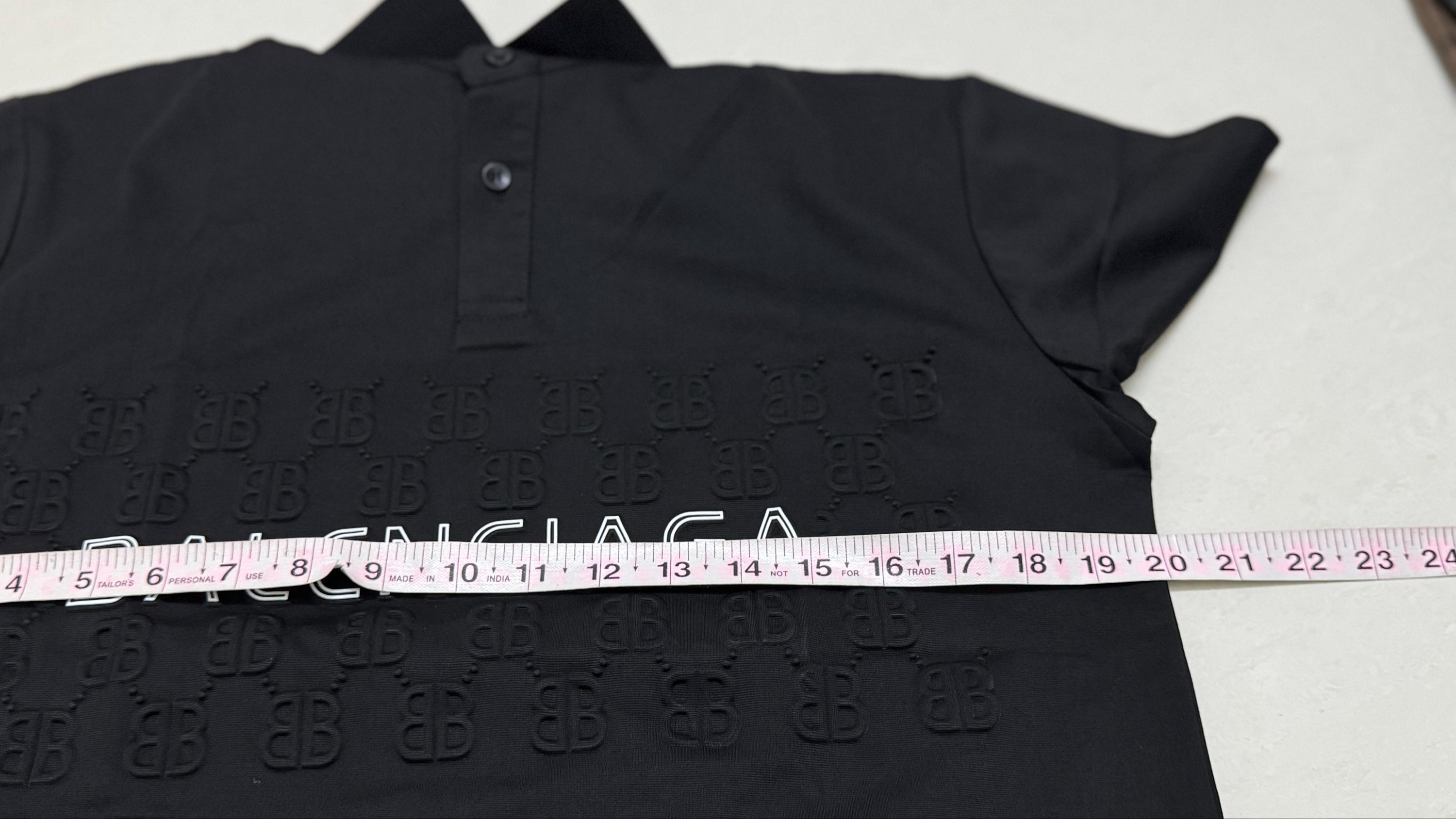 Balenciaga t shirt
Size m/40
₹799-/ - Image 3