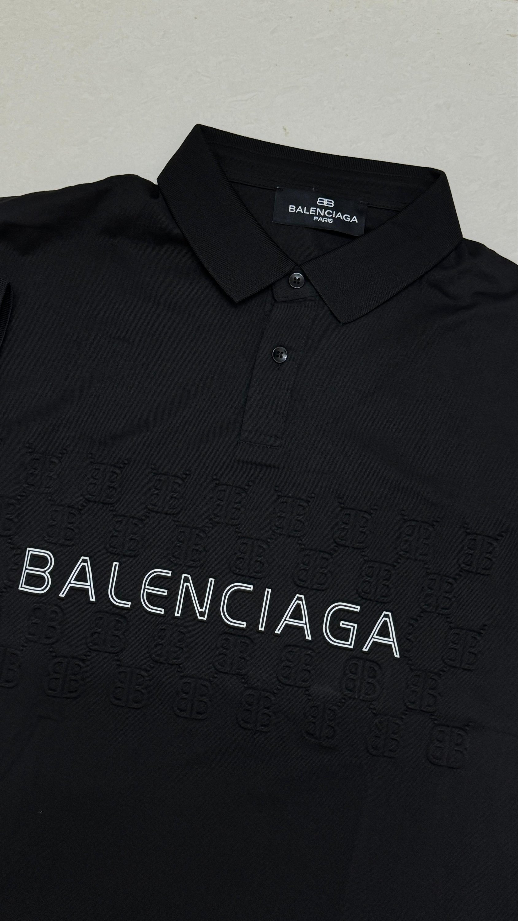 Balenciaga t shirt
Size m/40
₹799-/ - Image 2