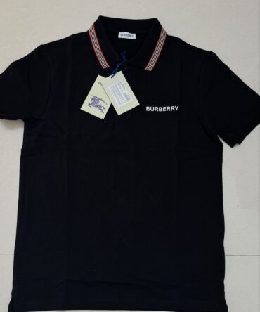 Burberry t shirt
Made in Thailand
Size M/40
₹999-/