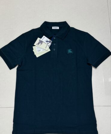 Burberry t shirt
Size m (chest 39-40)
Made in Thailand
₹799-/