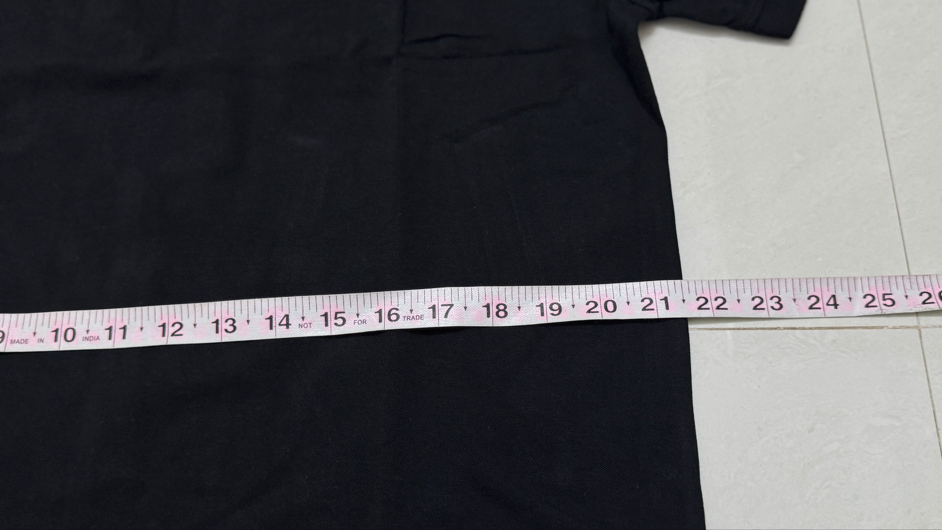 Burberry t shirt
Size xl (42-44)
Made in Thailand
₹899-/ - Image 4