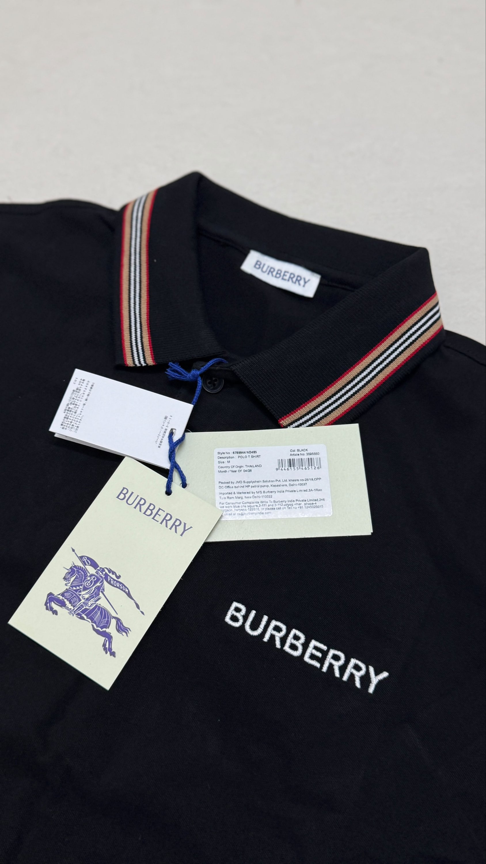 Burberry t shirt
Size M( chest 39-40)
Made in Thailand
₹899-/ - Image 3