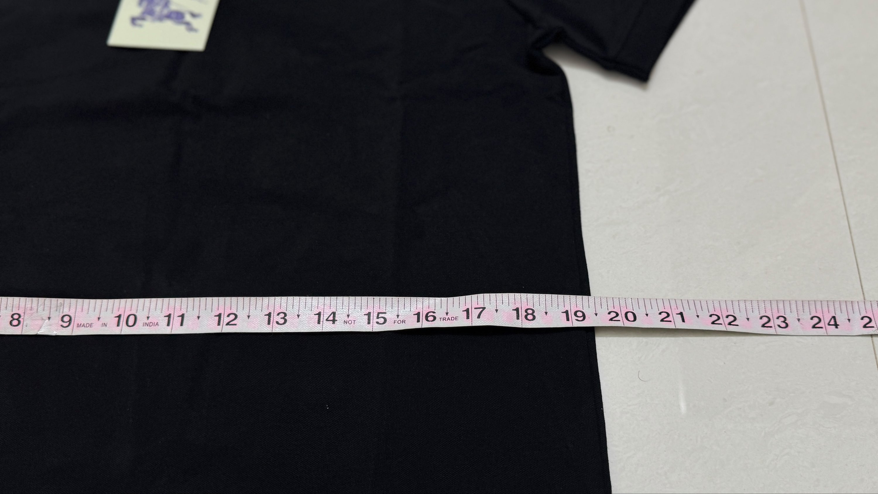 Burberry t shirt
Size M( chest 39-40)
Made in Thailand
₹899-/ - Image 4
