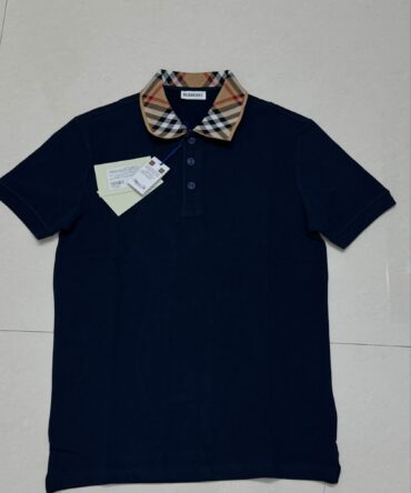 Burberry t shirt
Size s ( chest 38)
Made in Thailand
₹799-/