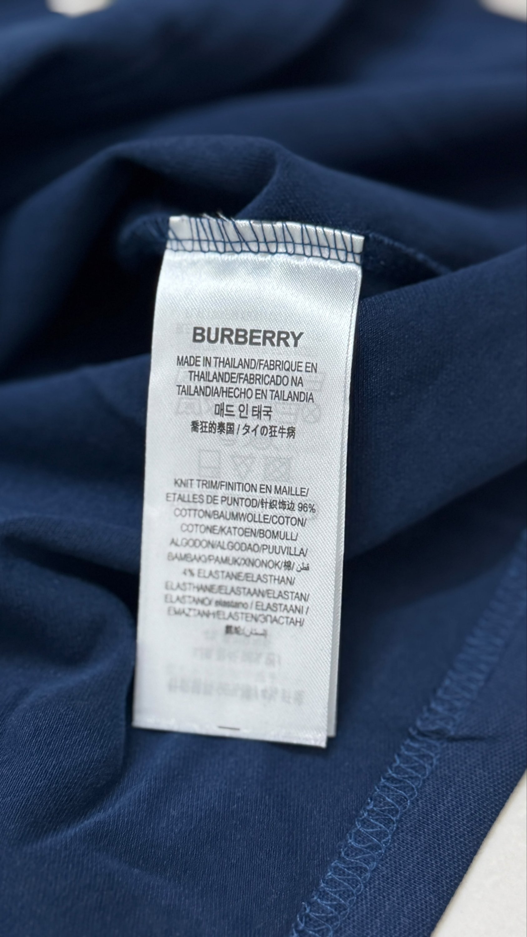 Burberry t shirt
Size xL (chest 42-44)
Made in Thailand
₹899-/ - Image 2