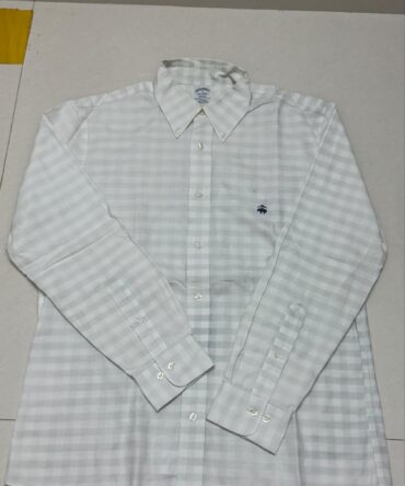 Brooks brothers 
Size m/42
Made in Malaysia
₹859-/