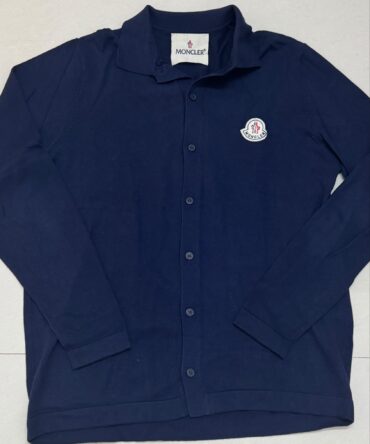 Moncler shacket
Size L/42
Super soft fabric
₹1299-/