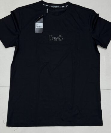 Authentic Dolce n Gabbana 
Stichless fabric 
Size L/40
₹849-/