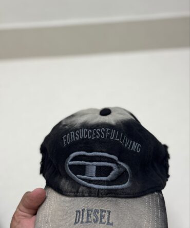 Authentic diesel
Baseball cap
Limited edition
₹1350-/